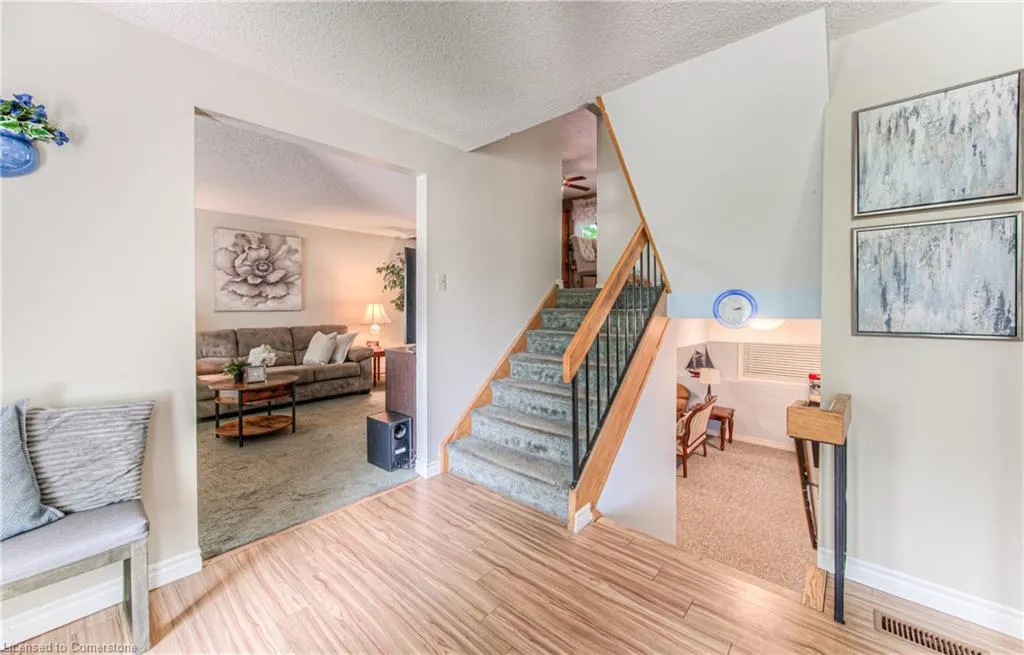 82 Roseneath Crescent