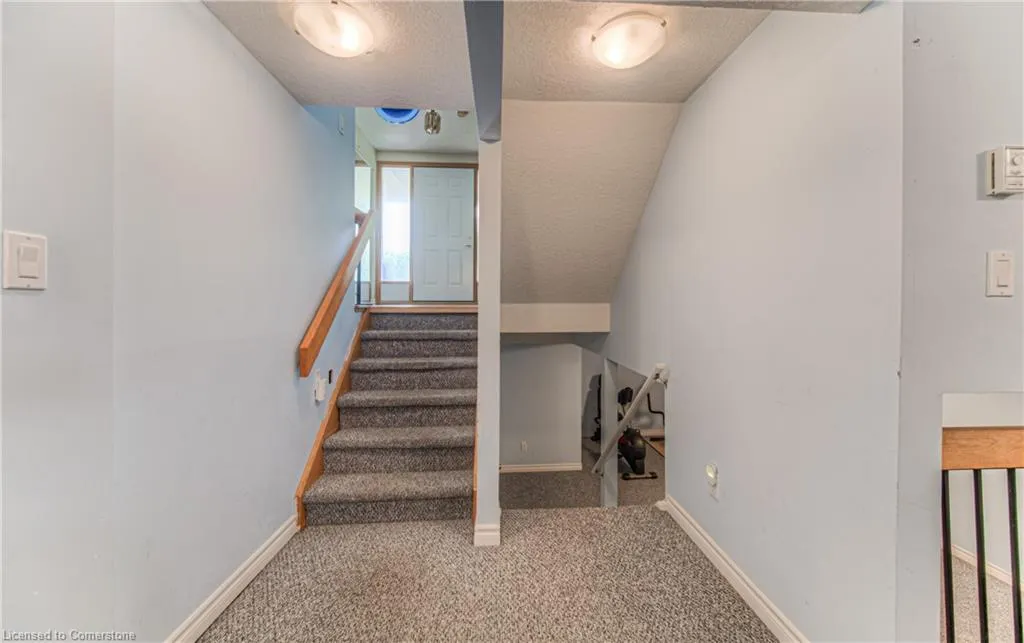 82 Roseneath Crescent