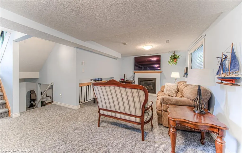82 Roseneath Crescent