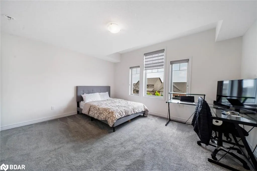 6 Bassett Street