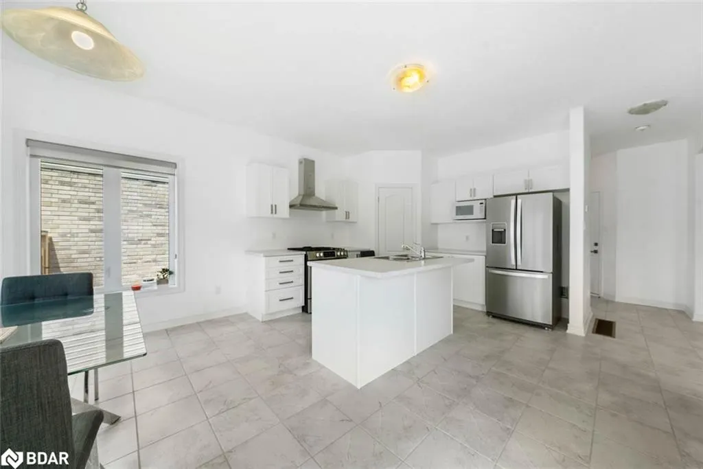 6 Bassett Street