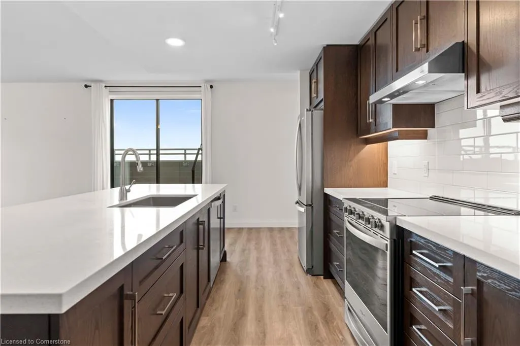 30 Hamilton Street S, #703