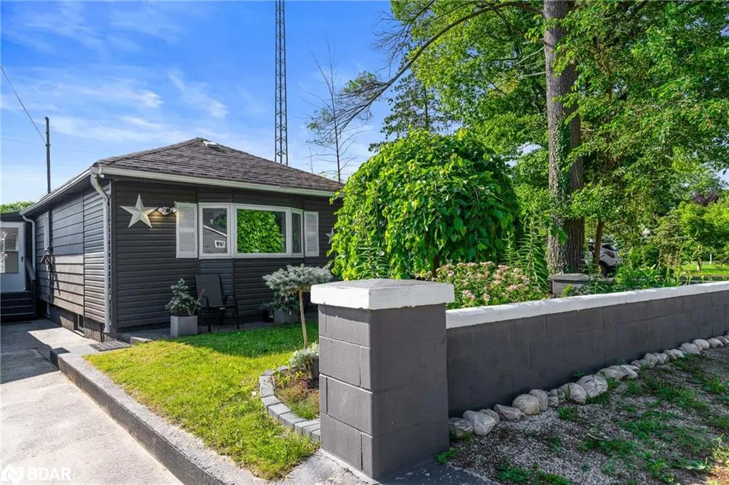 27 Sunnidale Road S