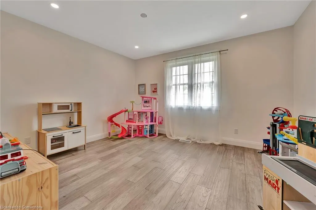 441 Scenic Drive