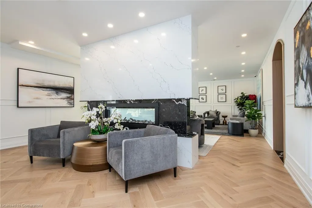 71 Wyndham Street S, #1106