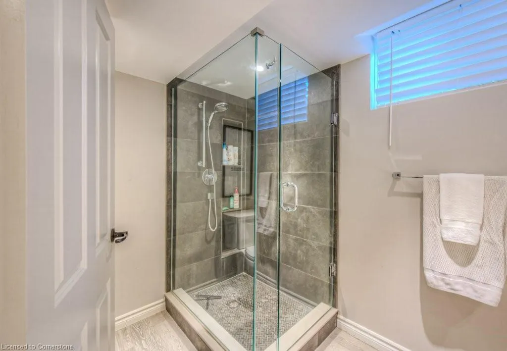 8466 Sideroad 30