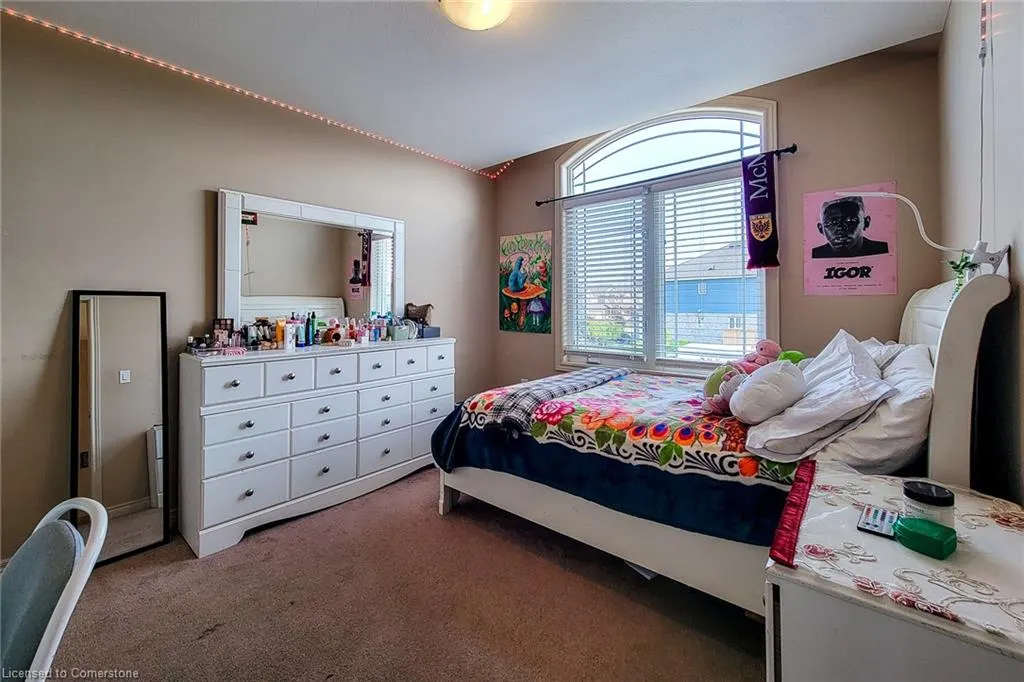 5979 Ernest Crescent