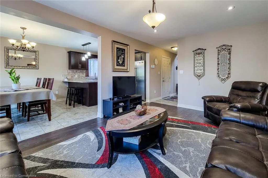 5979 Ernest Crescent