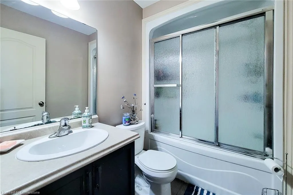 5979 Ernest Crescent