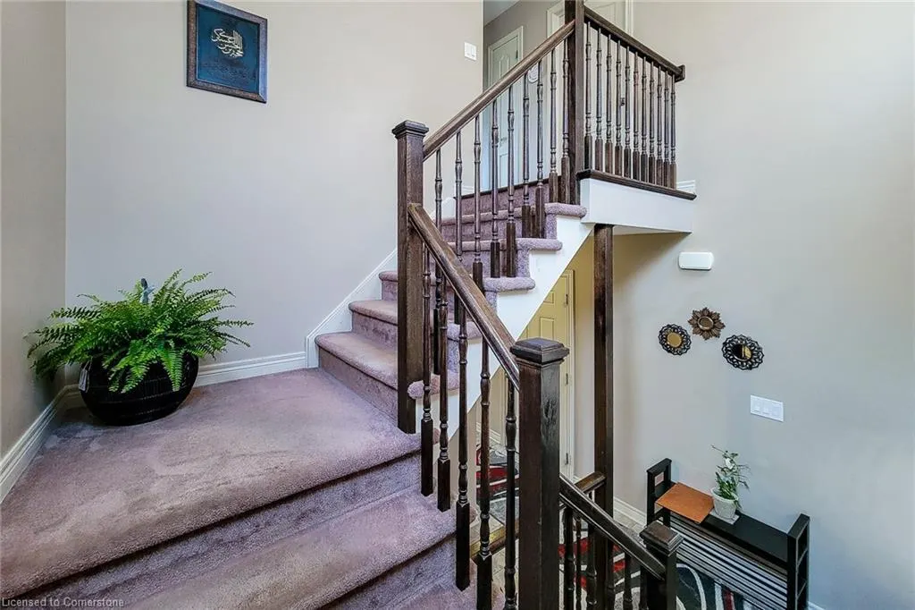 5979 Ernest Crescent