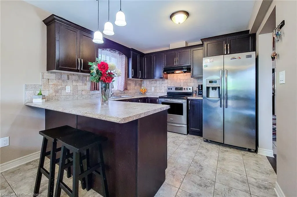 5979 Ernest Crescent