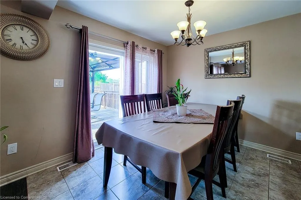 5979 Ernest Crescent
