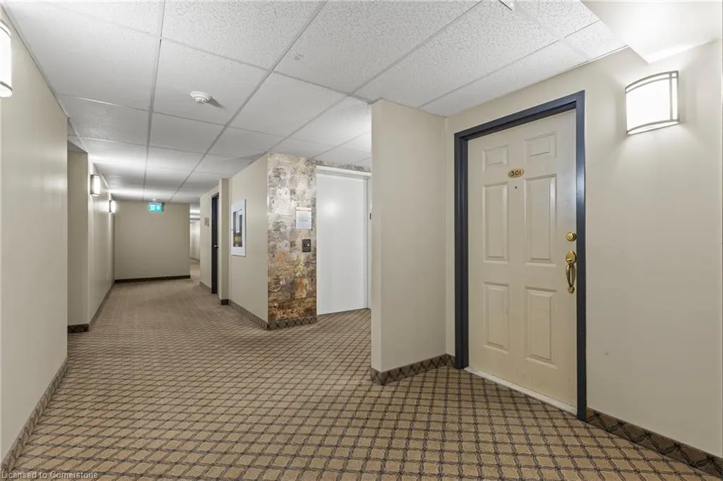 990 Golf Links Road, #301