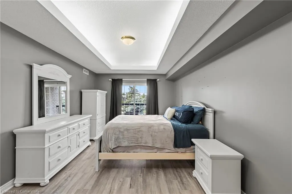 990 Golf Links Road, #301