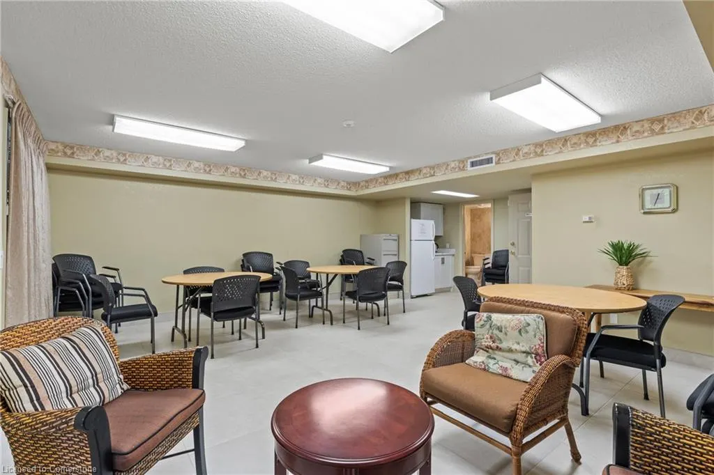 990 Golf Links Road, #301