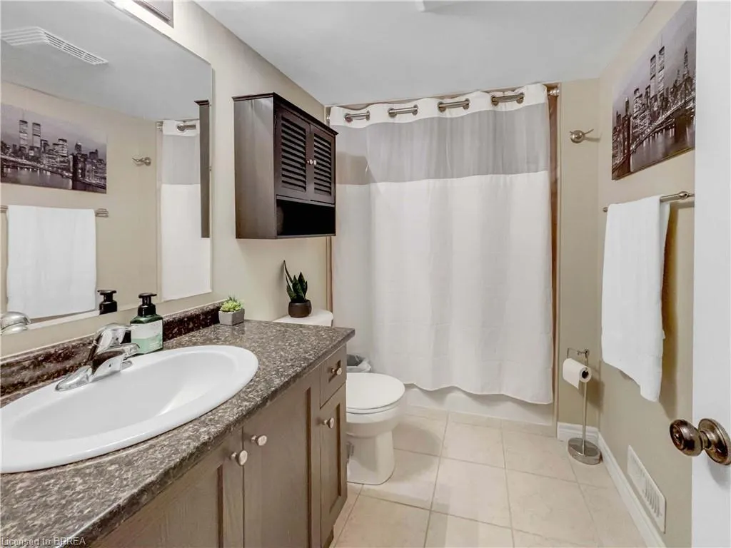 656 Woodlawn Road E, #B