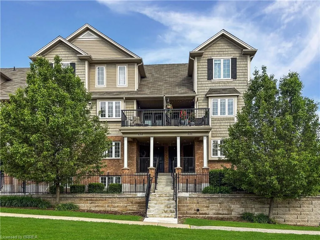 656 Woodlawn Road E, #B