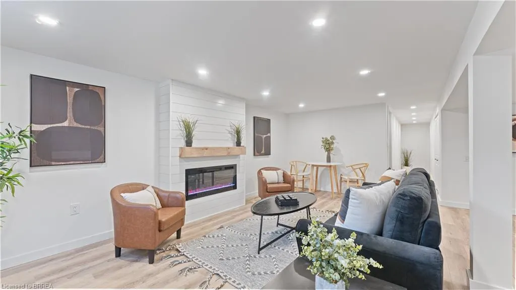 37 Rowanwood Avenue