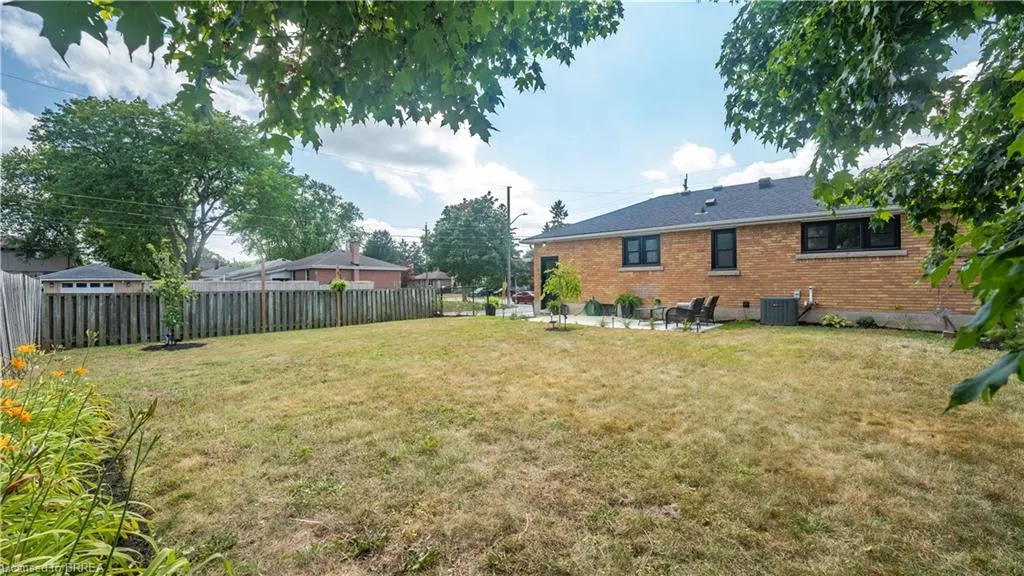 37 Rowanwood Avenue