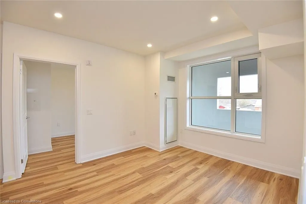 1936 Rymal Road E, #211