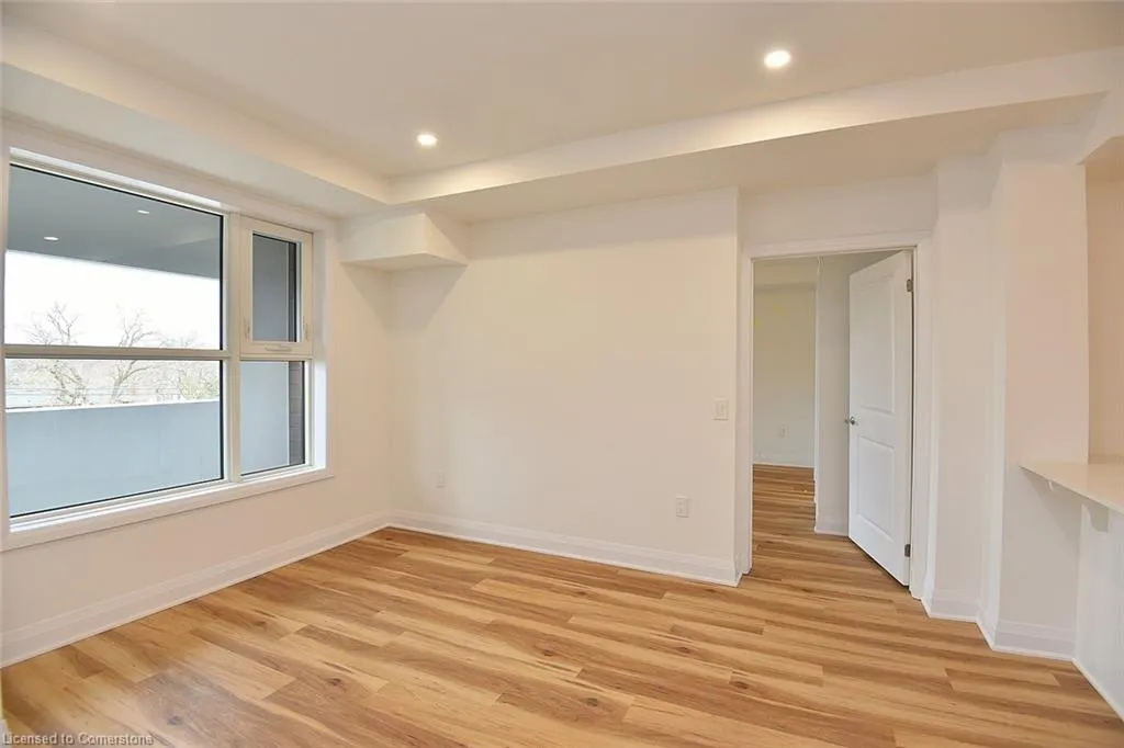 1936 Rymal Road E, #211