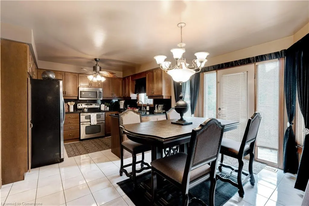 9 Sugarberry Court