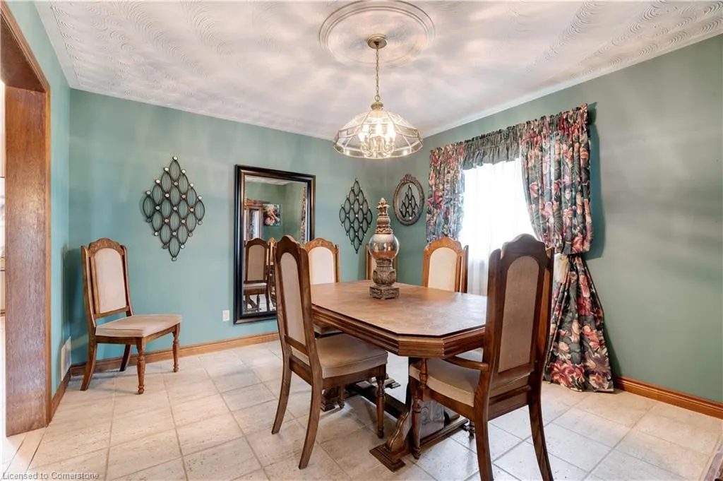 9 Sugarberry Court