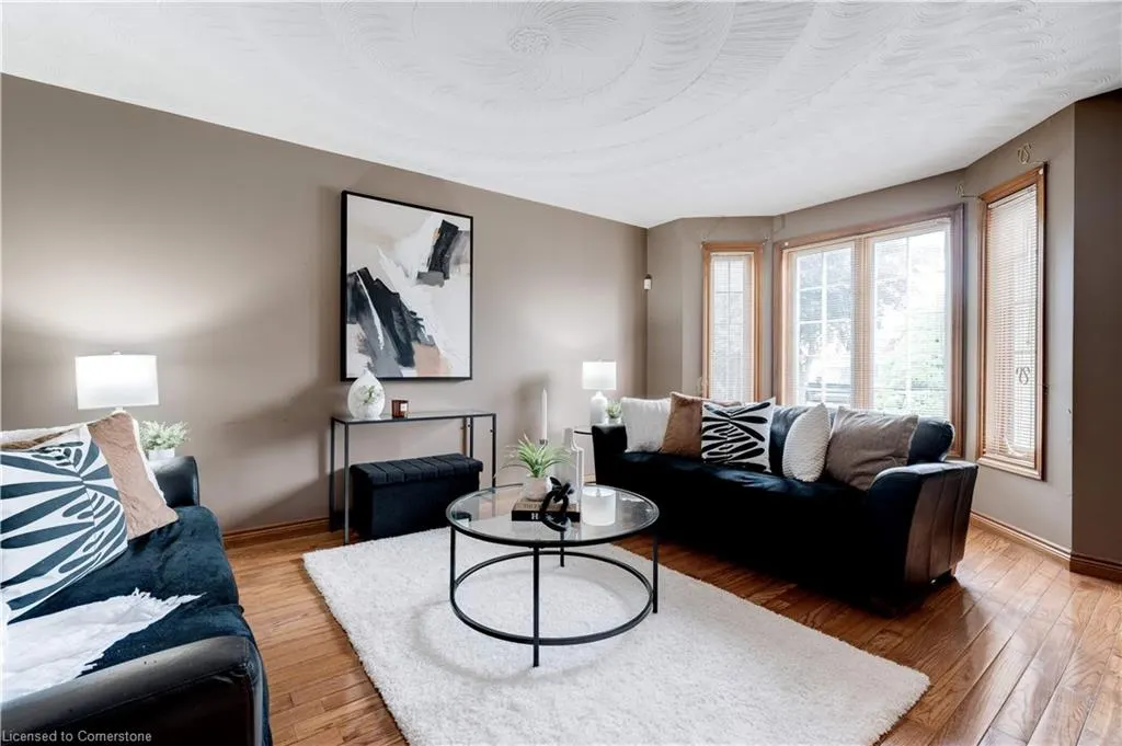 9 Sugarberry Court
