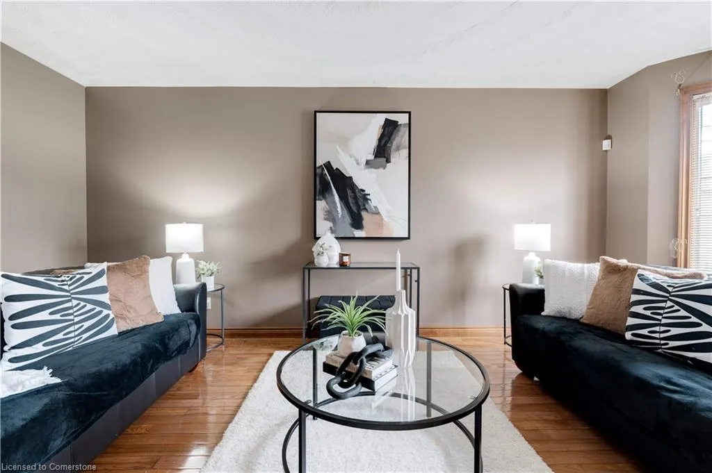 9 Sugarberry Court