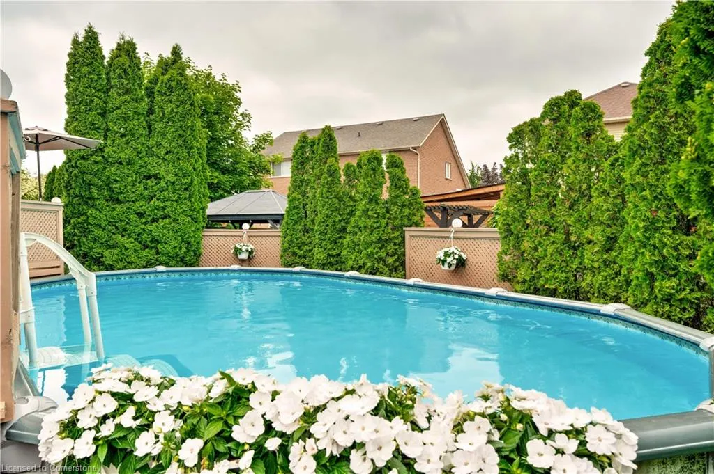 9 Sugarberry Court