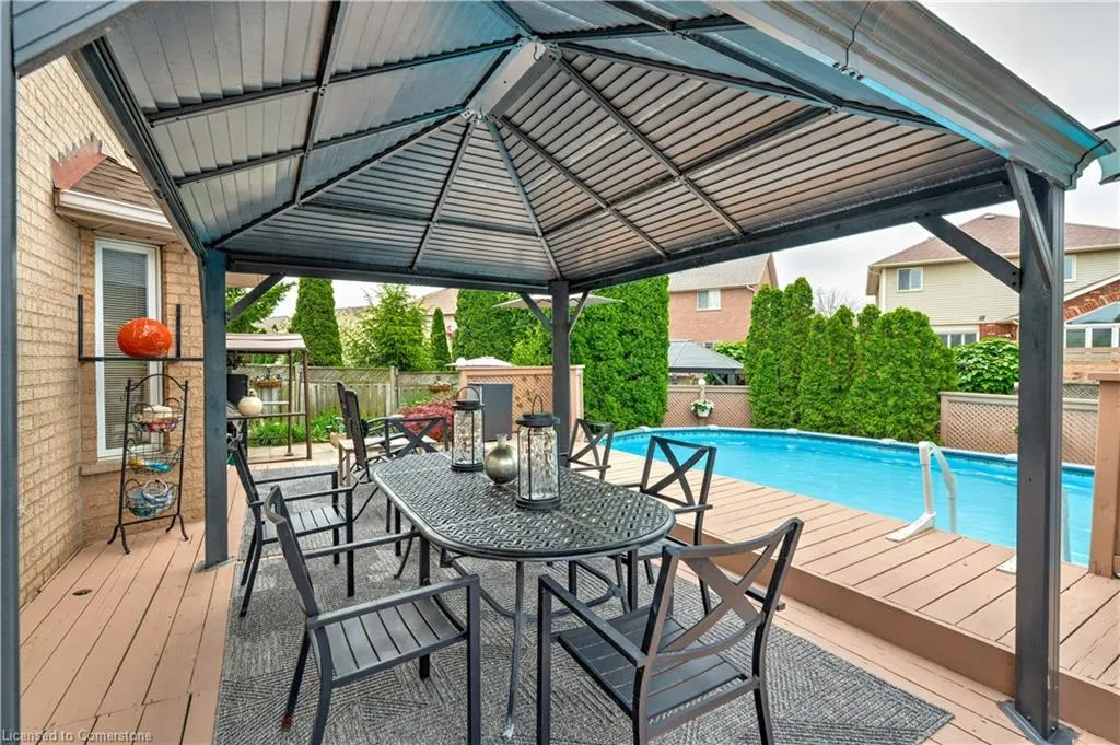 9 Sugarberry Court