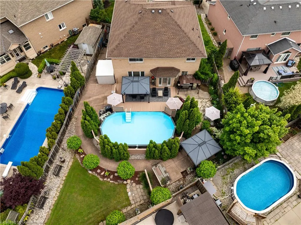 9 Sugarberry Court