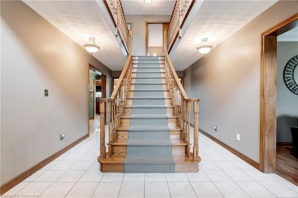 9 Sugarberry Court