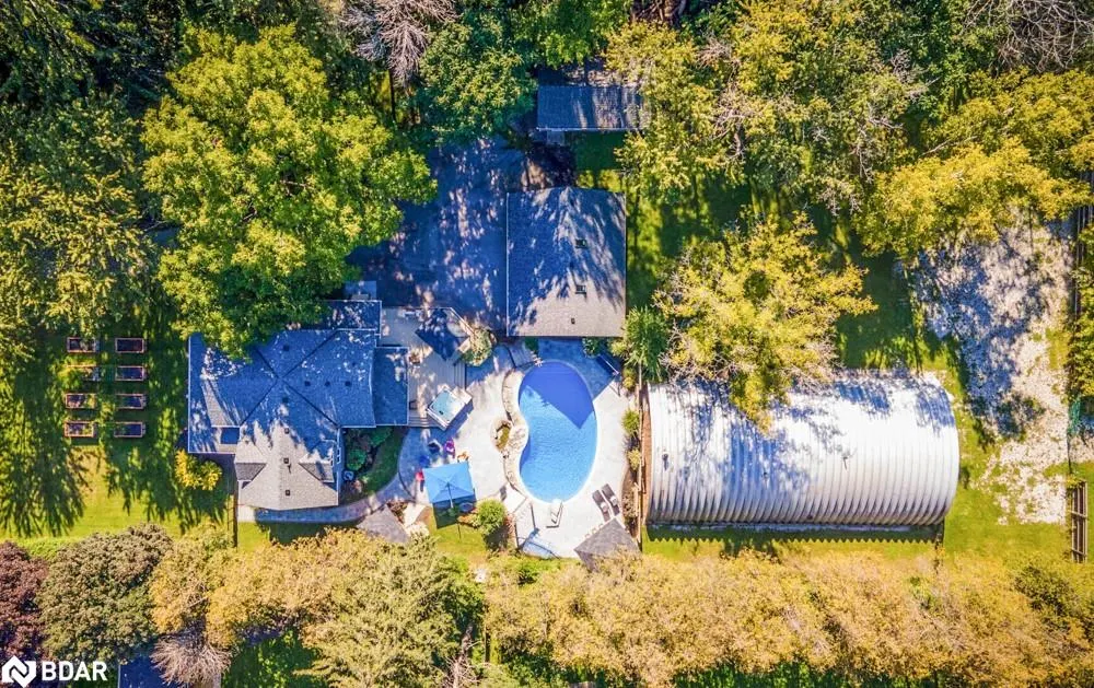 112 Lakeshore Road W