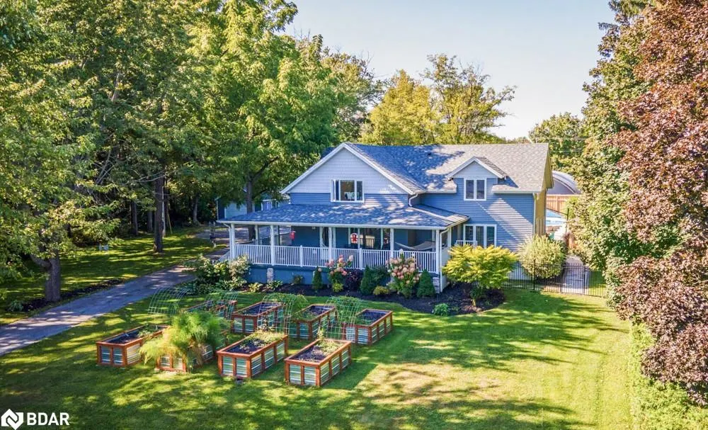 112 Lakeshore Road W