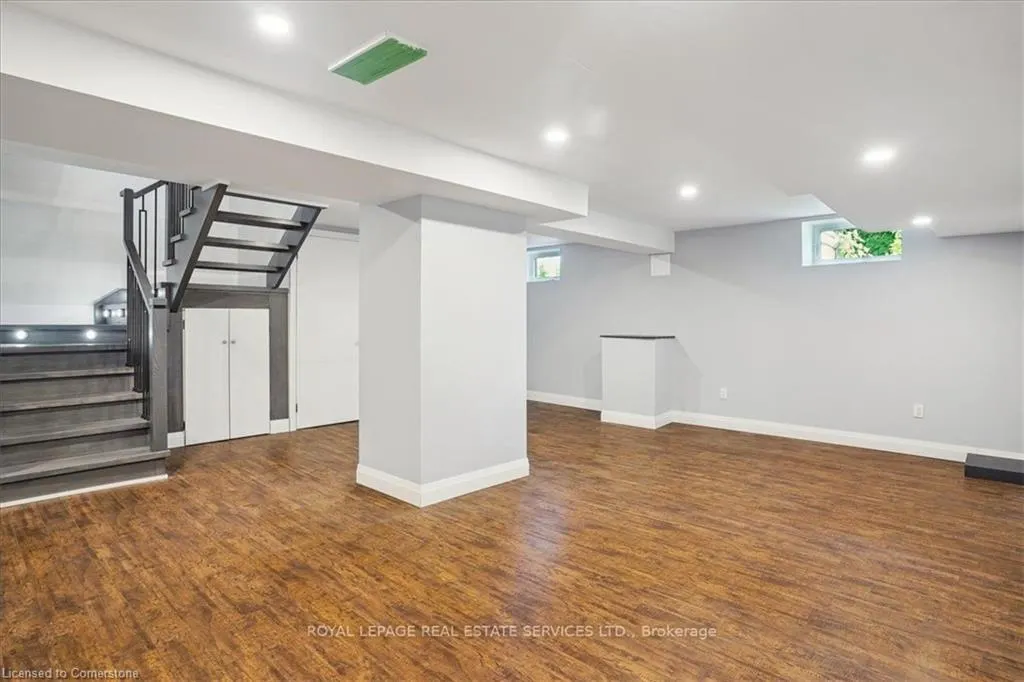 24 Peel Street N