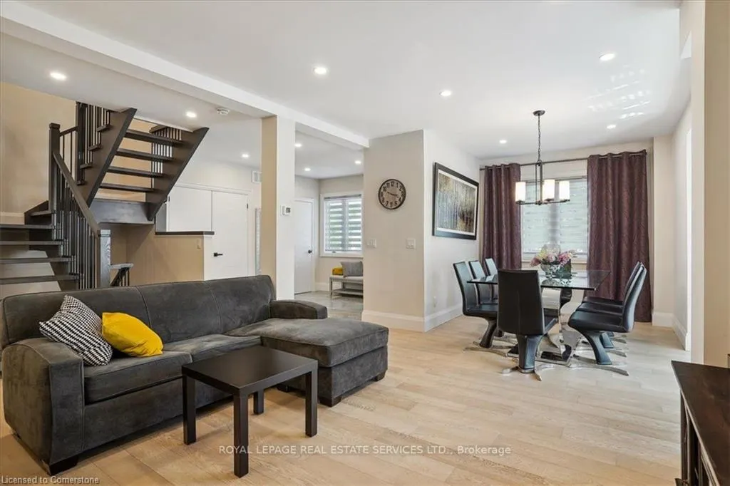 24 Peel Street N