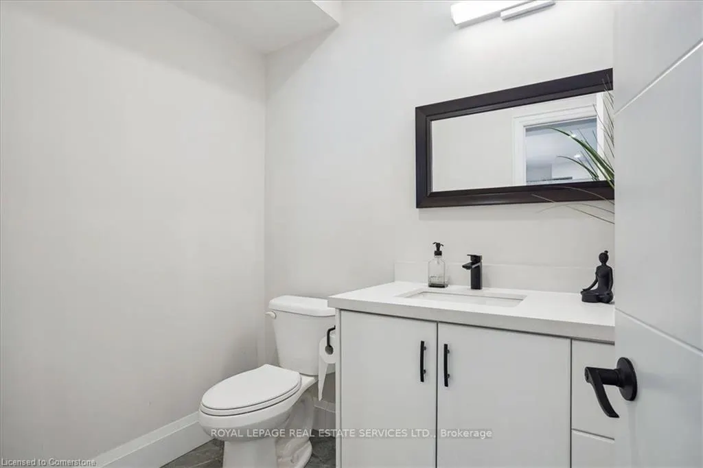 24 Peel Street N