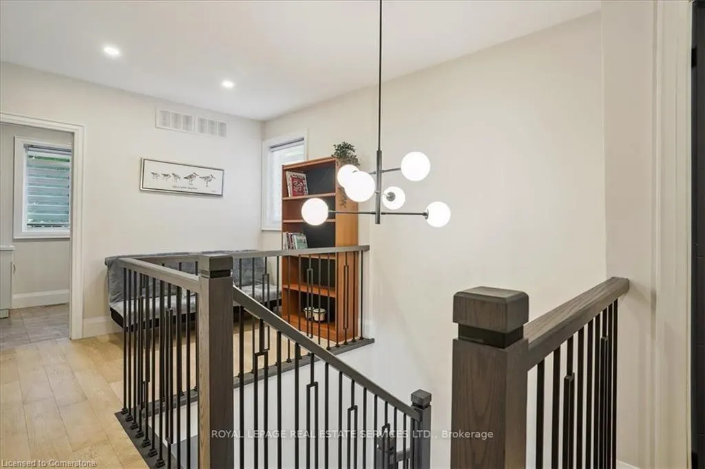 24 Peel Street N