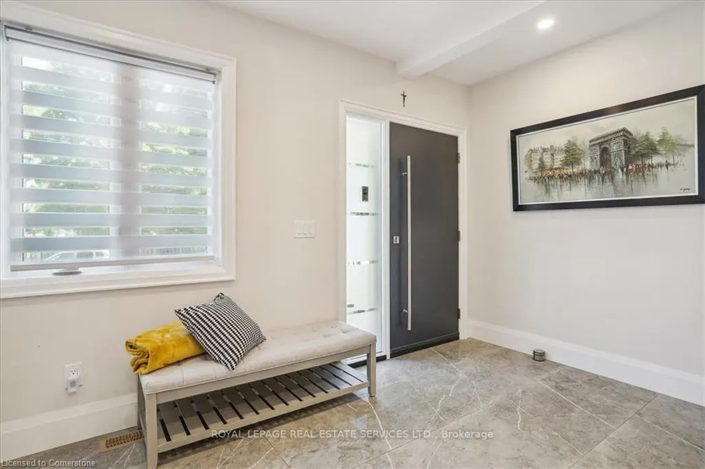 24 Peel Street N
