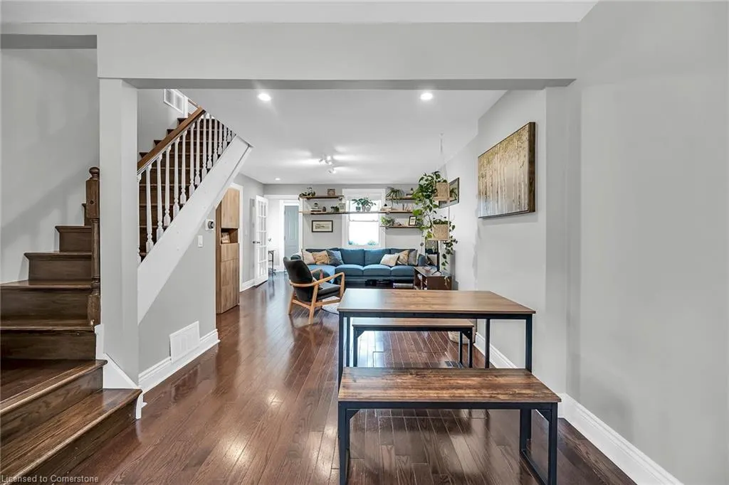 287 King Street W