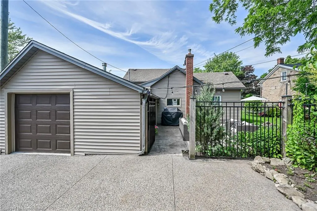 287 King Street W