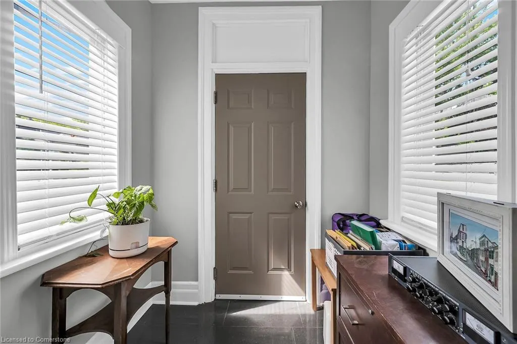 287 King Street W