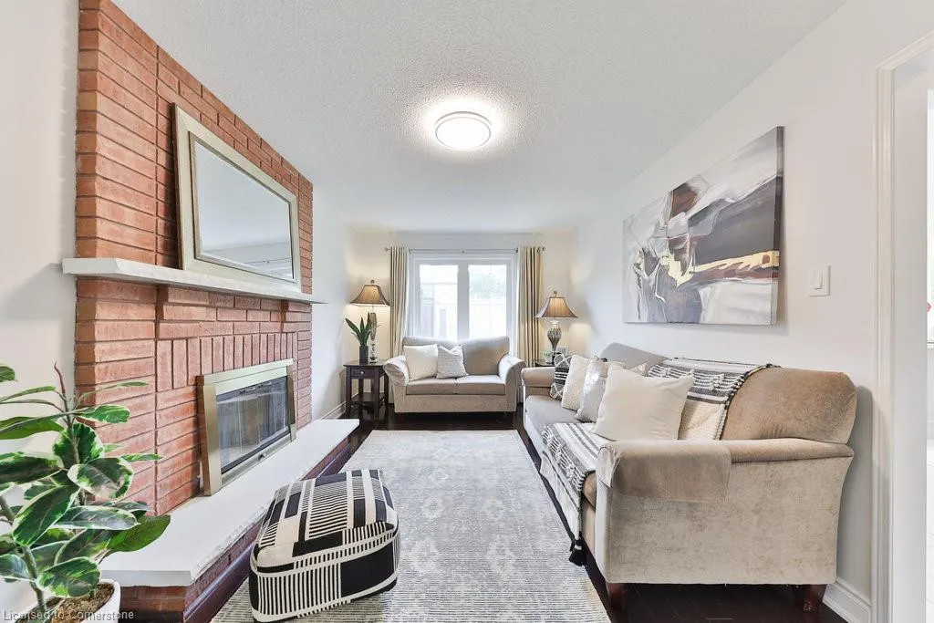 296 Evergreen Crescent