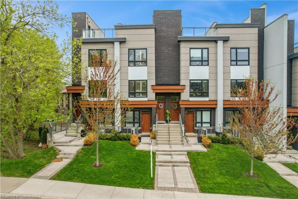 39 Robinson Street N, #4