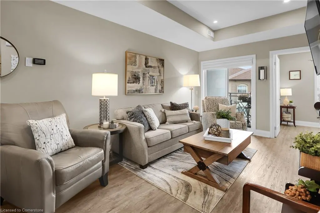 39 Robinson Street N, #4