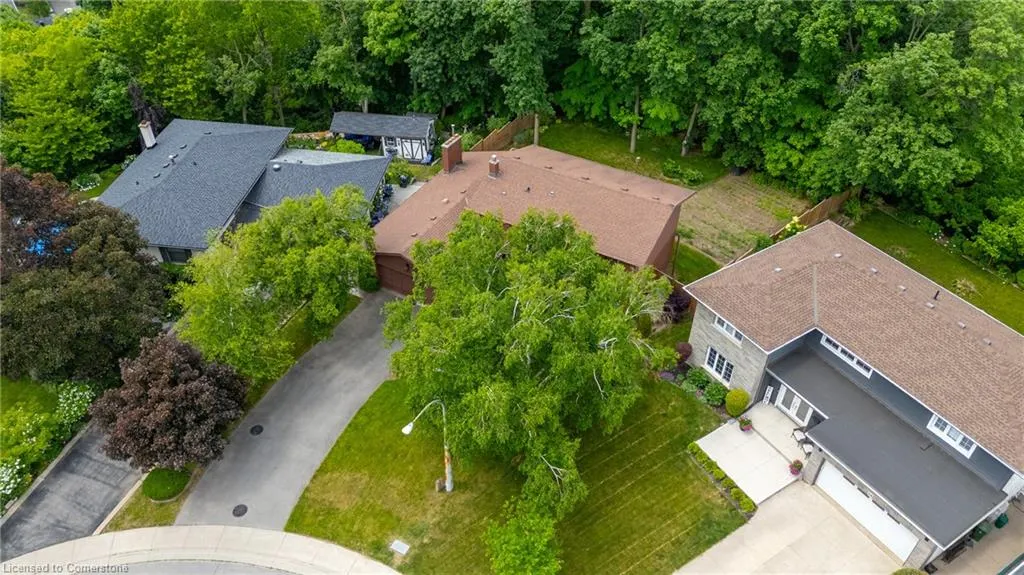 13 Leslie Drive