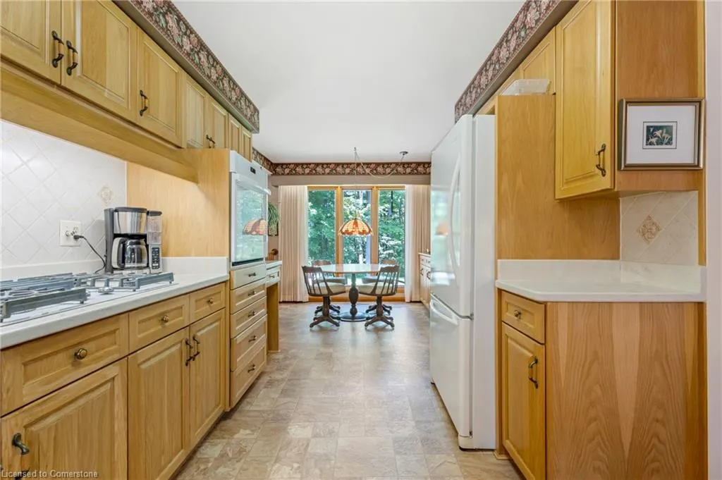 13 Leslie Drive