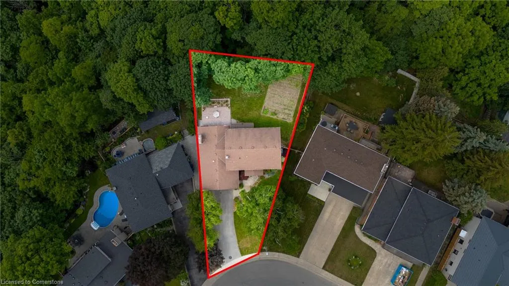 13 Leslie Drive