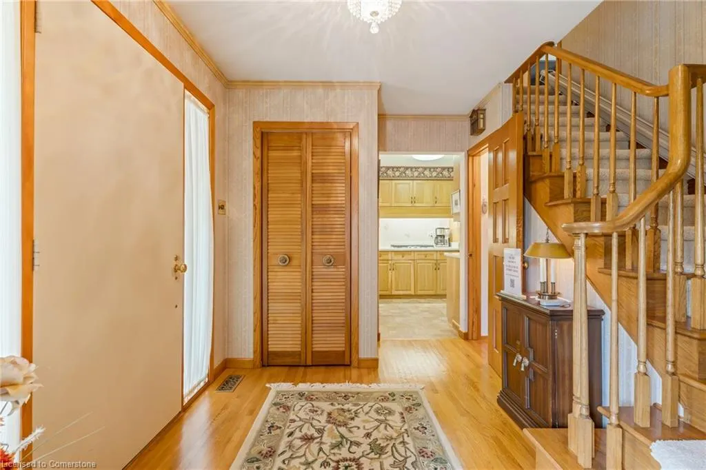 13 Leslie Drive